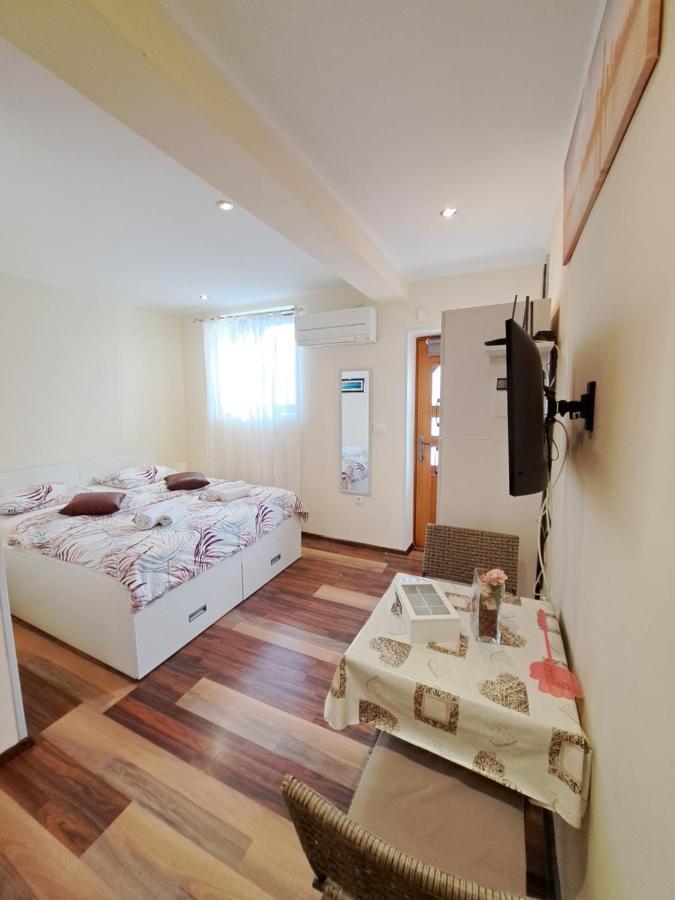 Novigrad Istria Meressa Nina&Leo Studio Apartments מראה חיצוני תמונה
