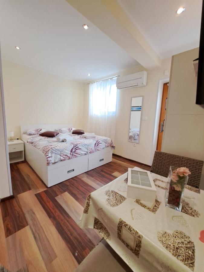 Novigrad Istria Meressa Nina&Leo Studio Apartments מראה חיצוני תמונה