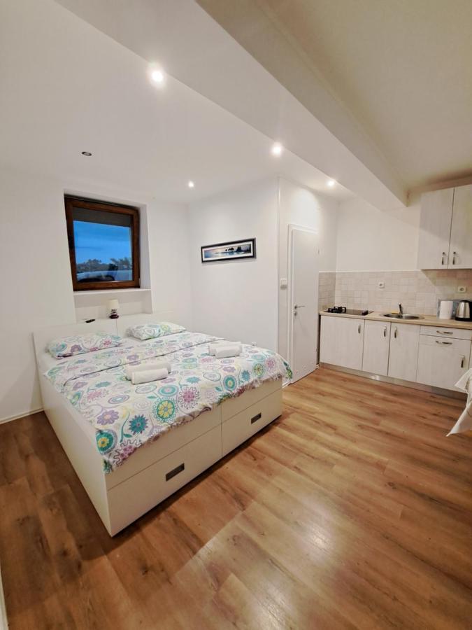 Novigrad Istria Meressa Nina&Leo Studio Apartments מראה חיצוני תמונה